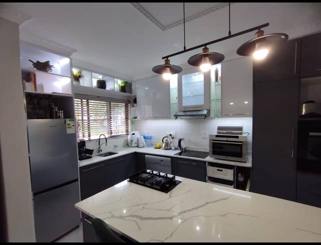 2 BEDROOM APARTMENT TO LET IN BALLITO CENTRAL